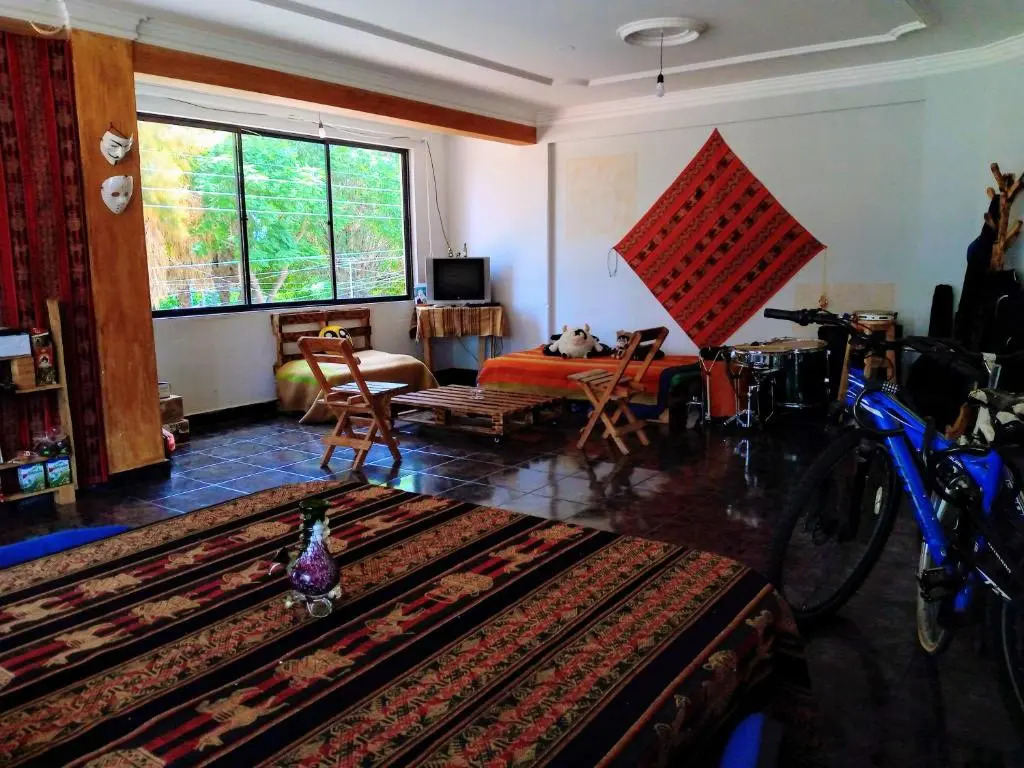 La Casita Feliz