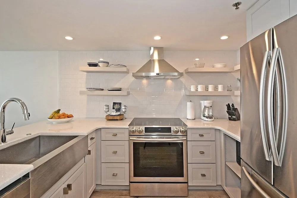 One Seagrove Place Unit 906 2 Bedroom Condo by Redawning