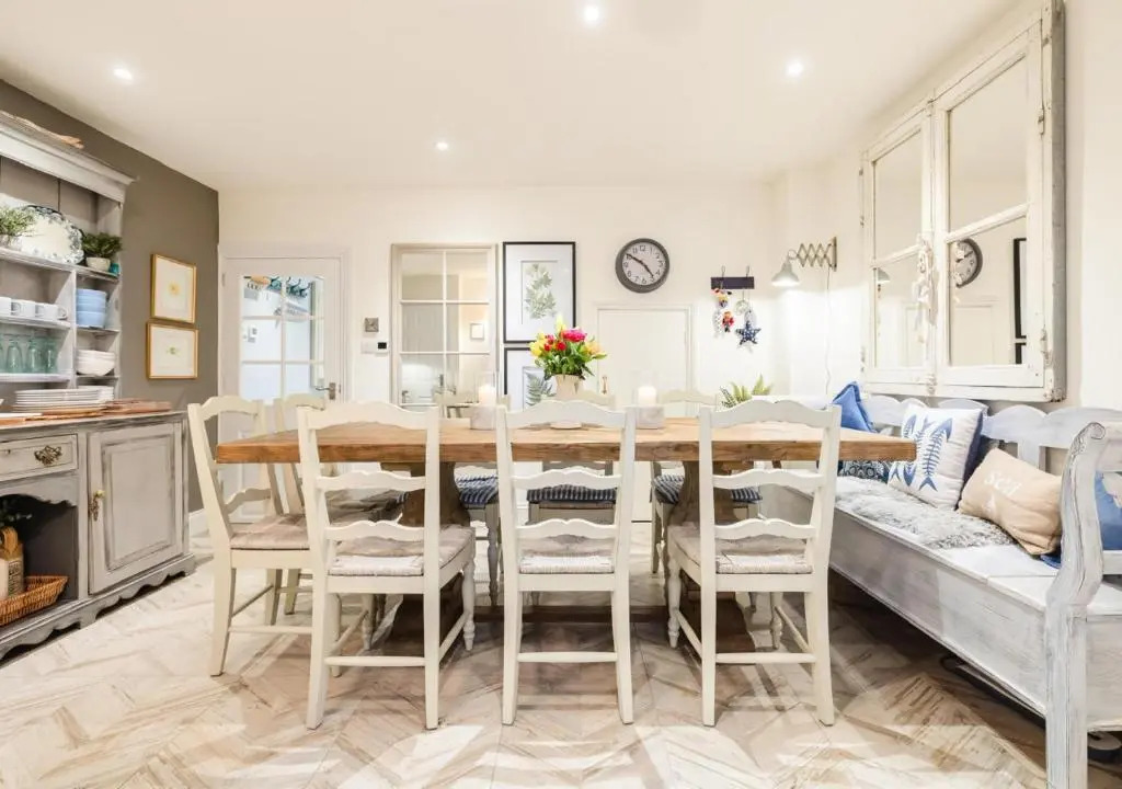 Chart House Sleeps 6