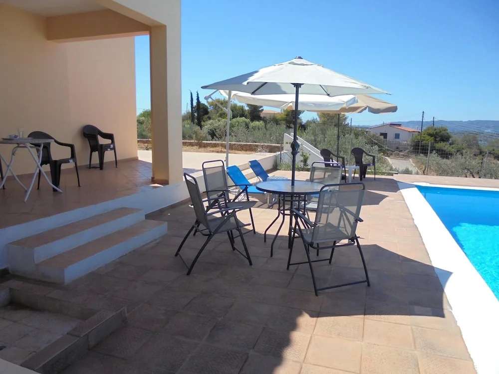 Villa With 4 Bedrooms in Porto Cheli, With Wonderful sea View, Private