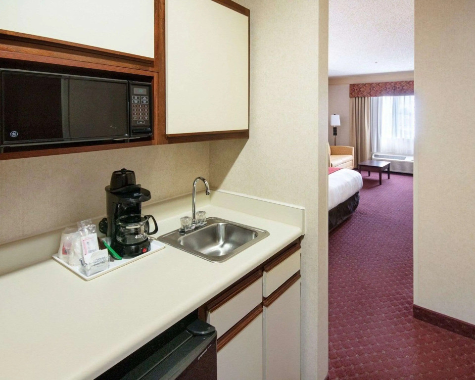 Comfort Suites Parkersburg South