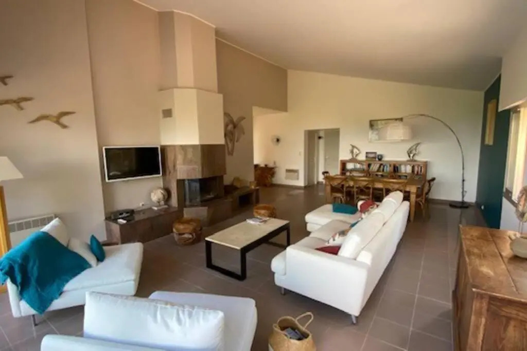 Villa 180 m2 vue Mer Piscine Climatisée Grand jardin 5000 m2 cloturé Calme