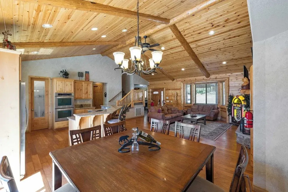 Hot Tub, Game Room, Large Deck w/ Mountain Views, 4bdr Paw Print by Avantstay