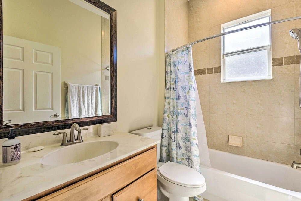 Rotonda West Home w/ Heated Pool, 5 Mi to Beach!