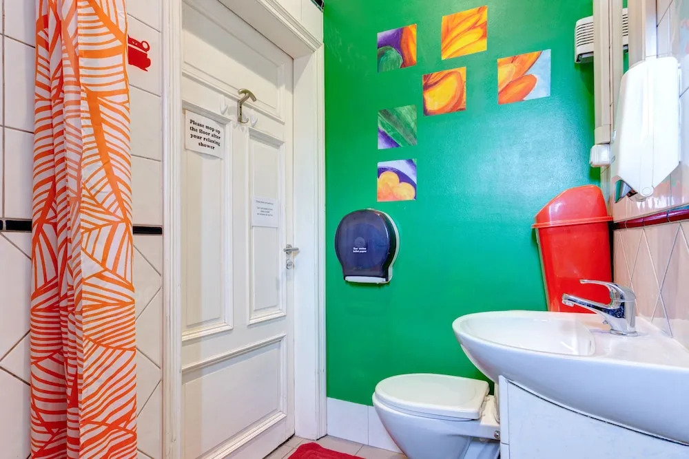 Funky Backpackers Hostel & Apartments