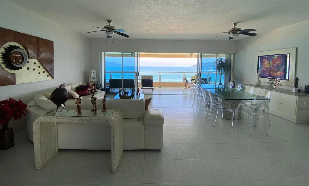 Comfortable Beachfront apartment in Acapulco