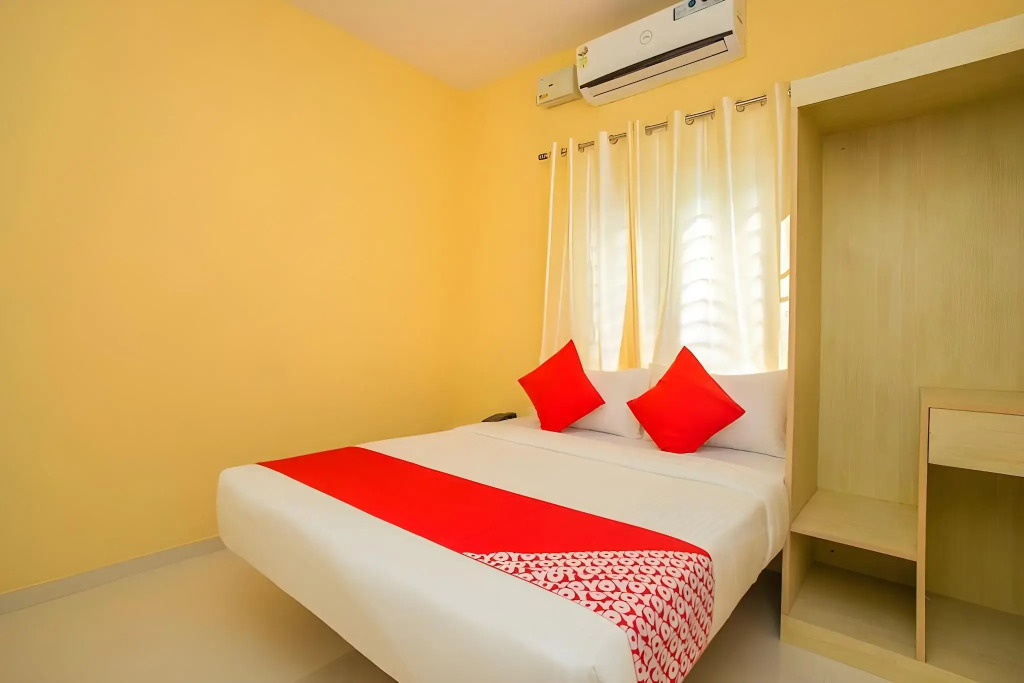 Hotel O Varcity Emerald Near Ragigudda Sri Prasanna Anjaneyaswamy Temple