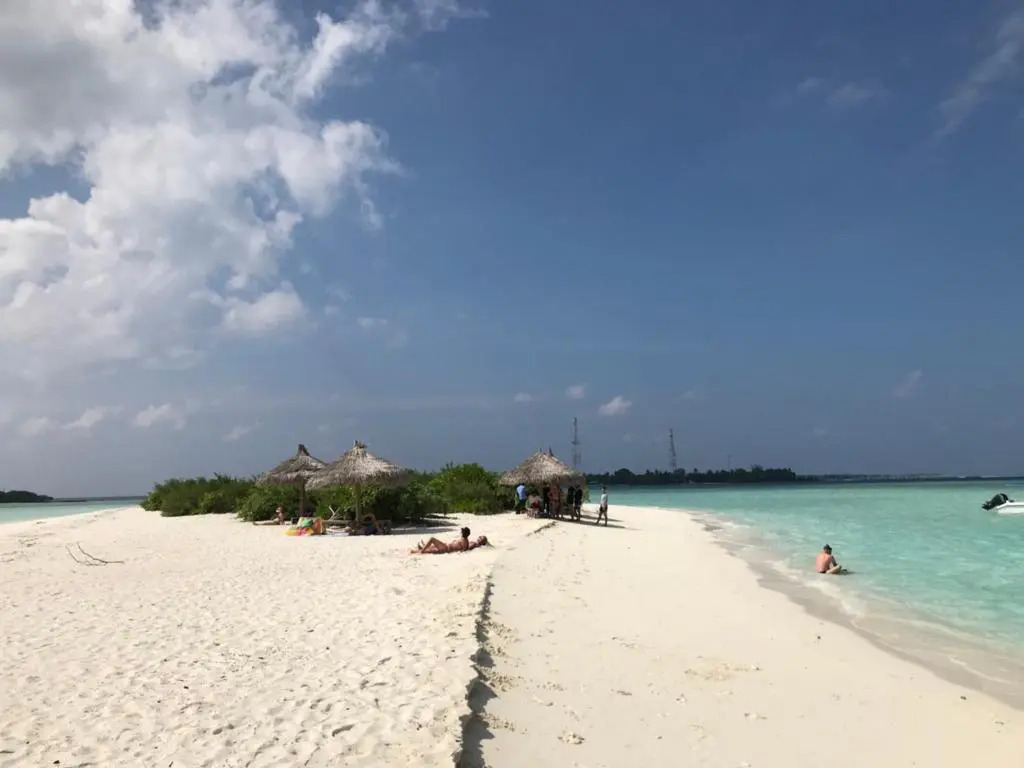 Dacha Thoddoo White Sand