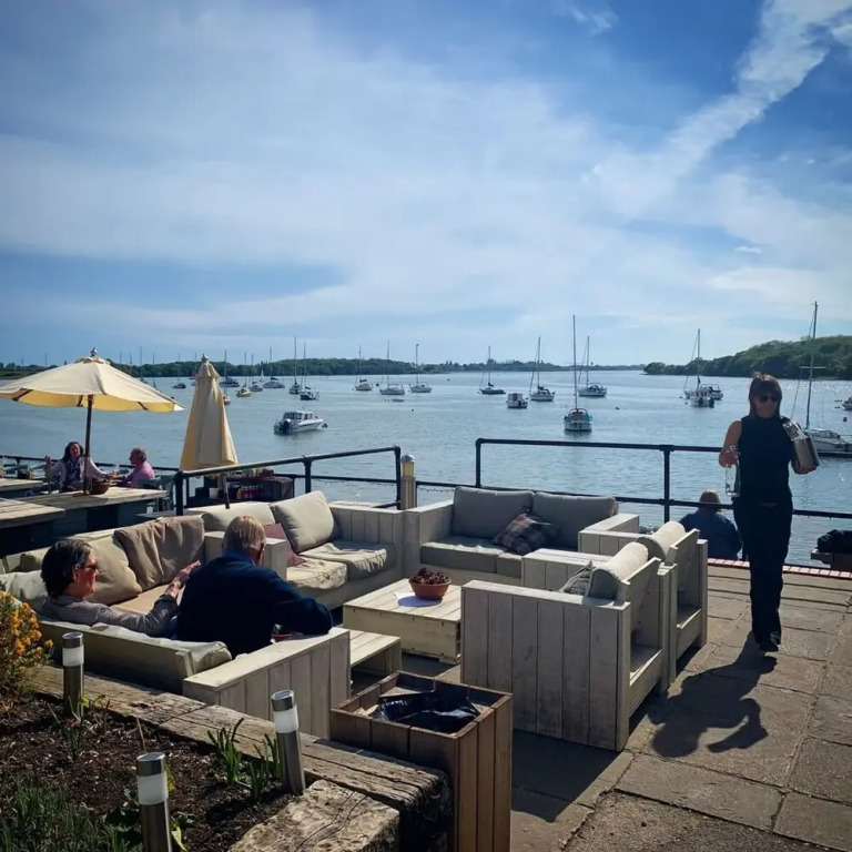 3BR Stylish Home Sea View Walk to East Wittering