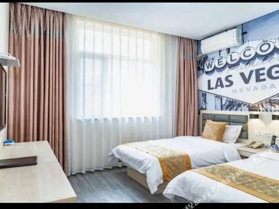 Super 8 Hotel (Kaifeng Millennium City Park Huanghe Street)