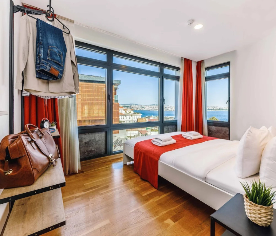 Monnas Bosphorus