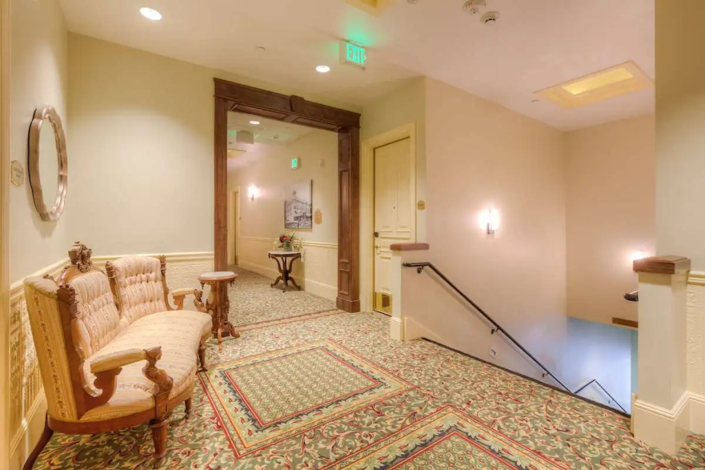 Diamond Hotel