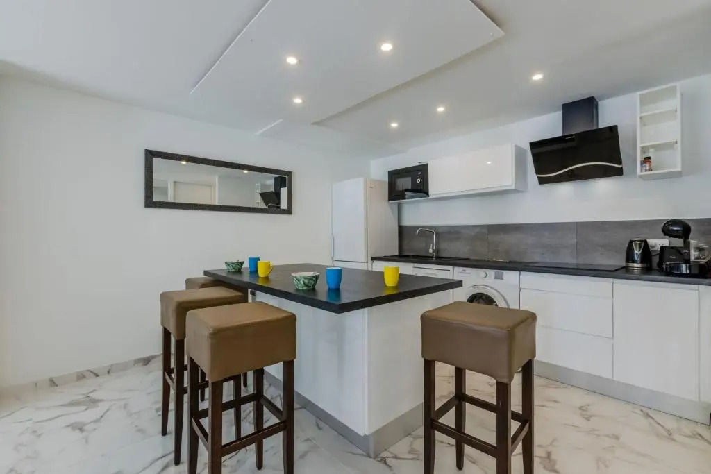 KIKILOUE 90m2 sur la Croisette avec terrasse & vue de rêve