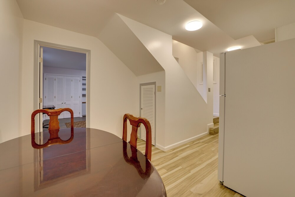 Home on Sprawling Estate, 6 Mi to Dtwn Spartanburg