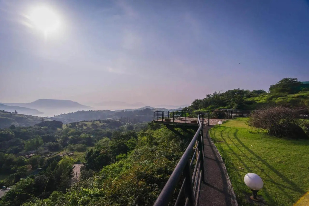 Upper Deck Resort - Highest Peak, Lonavala