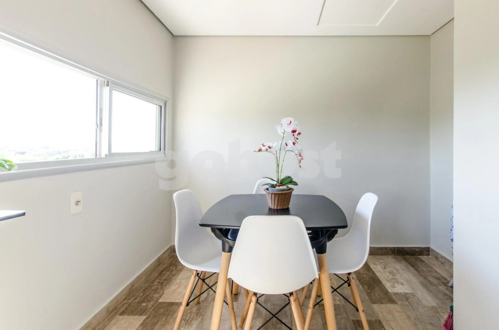 Tranquilo y cómodo apartamento en Villa Morra 2D006