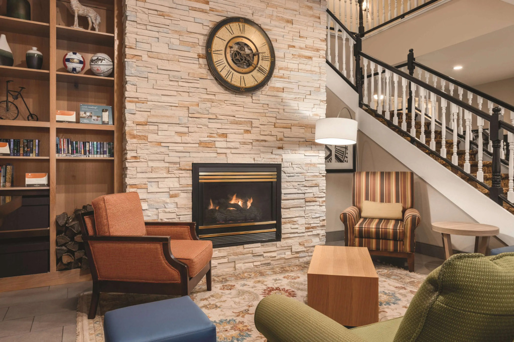 Country Inn & Suites by Radisson, Dakota Dunes, SD