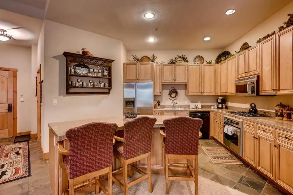 The Timbers on River Run, 3 Bed Ski-in Ski-out Condo-Hot Tub, Sauna, Heated Pool!