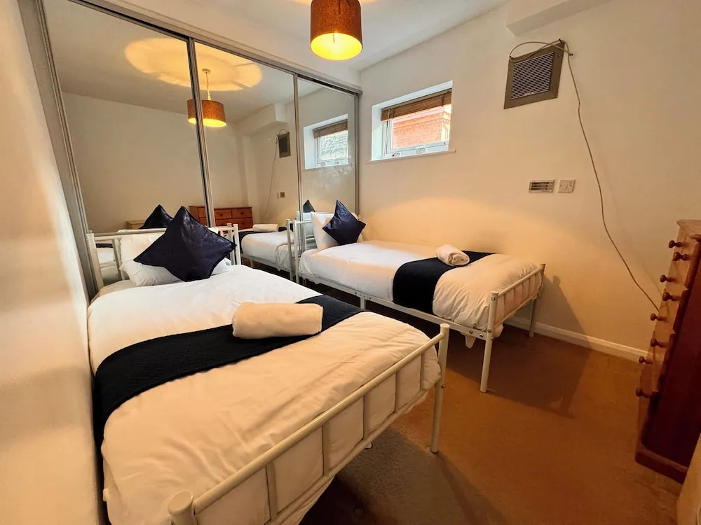 High Trees Guest House Gatwick