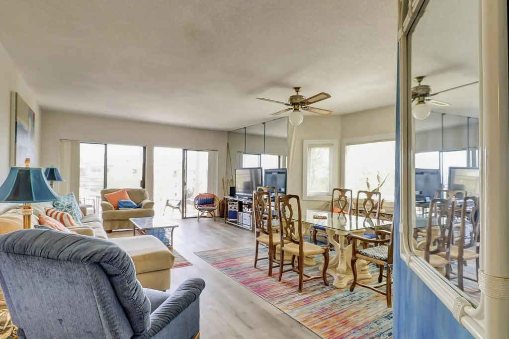 Shorewood 439