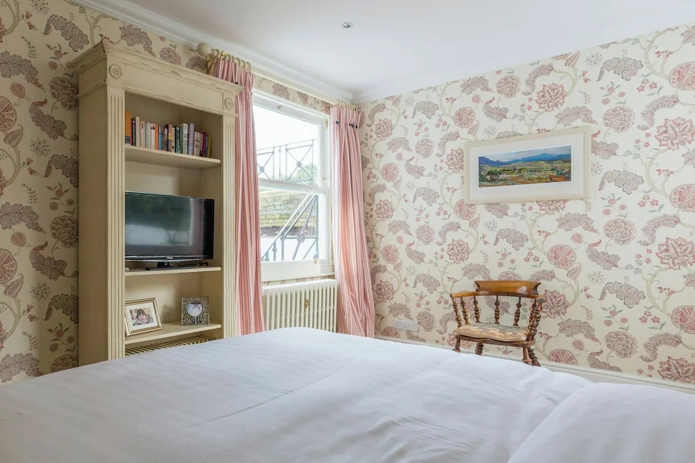Elm Park Gardens XI by Onefinestay