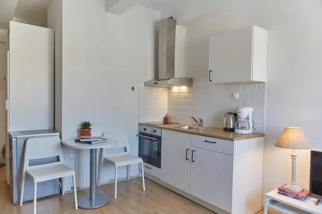 Bright Lovely Central Studio in Thessaloniki