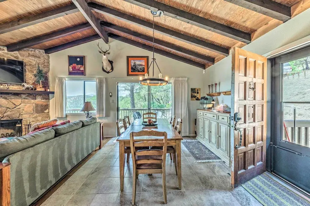 Scenic Hideaway w/ Deck & Grill ~ 6 Mi to Ruidoso!