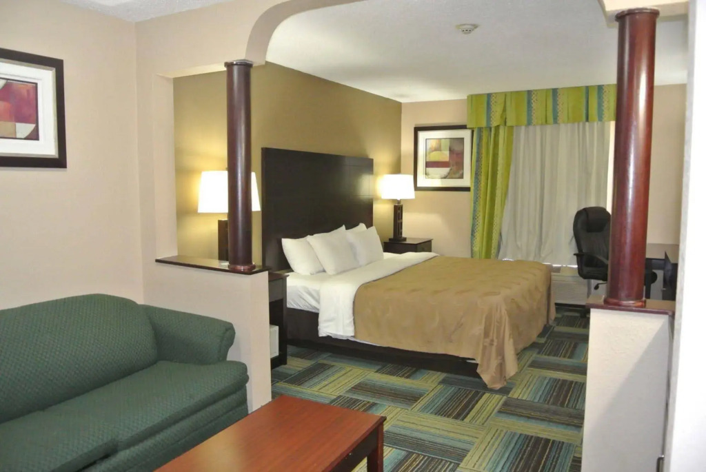 Quality Inn and Suites Arnold - St Louis