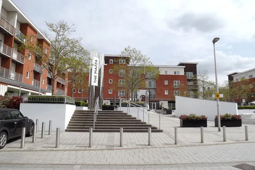 Skylark House Luxury Service Apartments