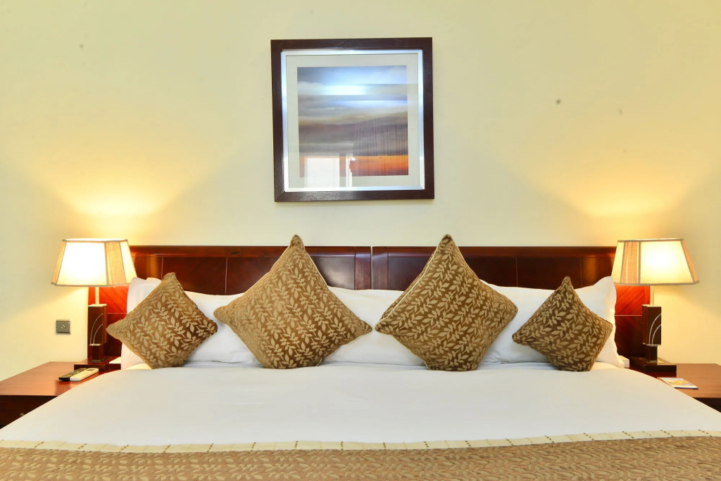 The Manor Hotel