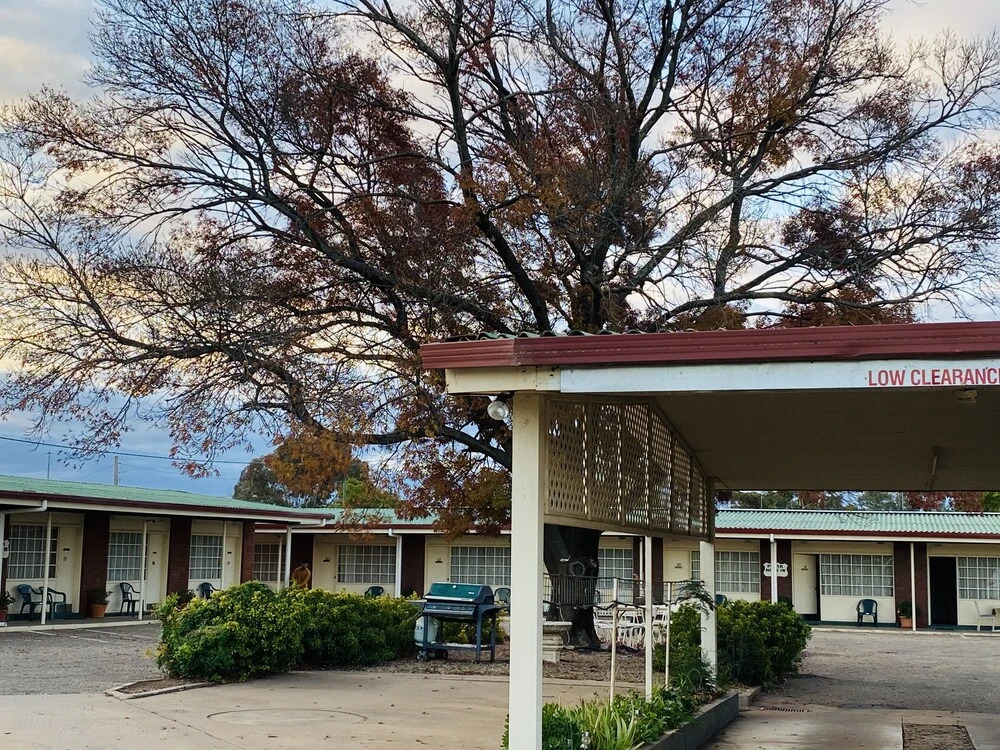 County Lodge Motor Inn