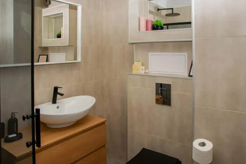 Super luxurious & spacious designer apartment.