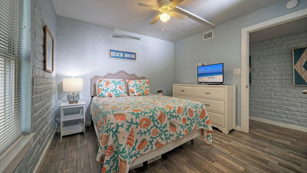 Beach Boardwalk Access Pool + Remodeled Interior Tropical Haven by Avantstay