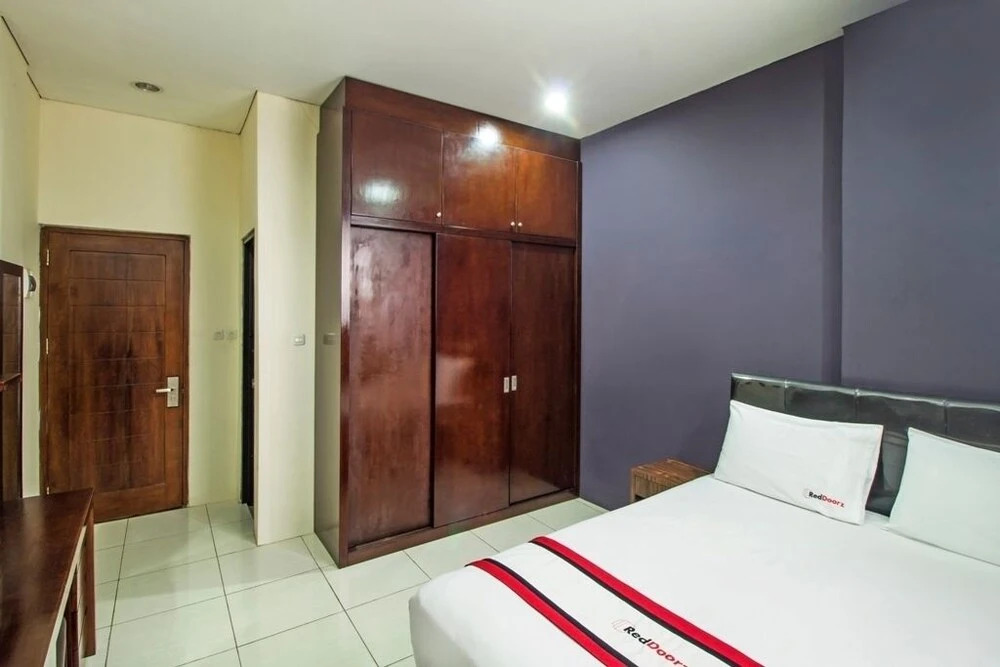 RedDoorz @ Karet Kuningan