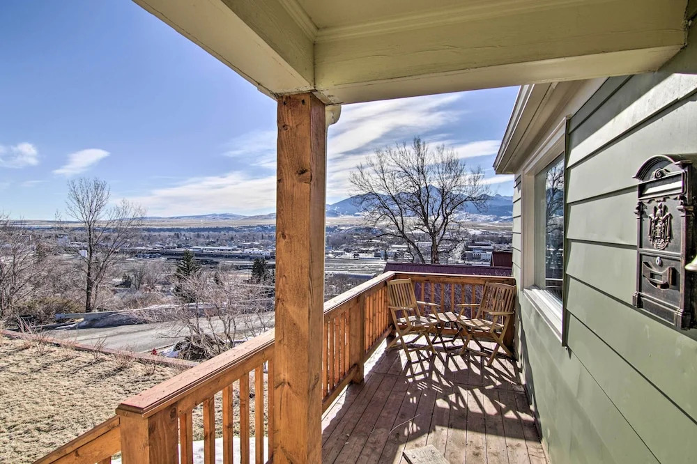 Yellowstone Country Family Home w/ View & Hot Tub