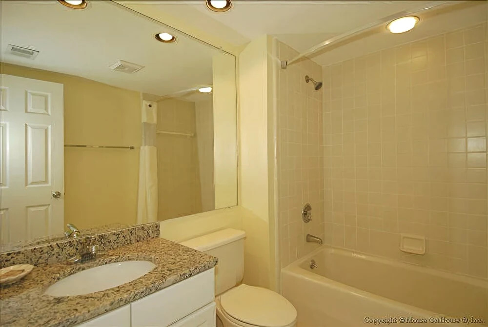 Spinnaker at Shipyard 2 Bedrooms 2.5 Bathrooms Townhouse