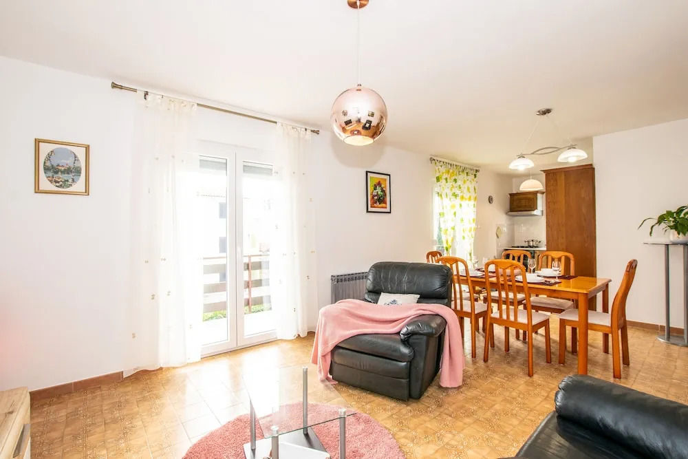Family house with 2 apartments - Irma