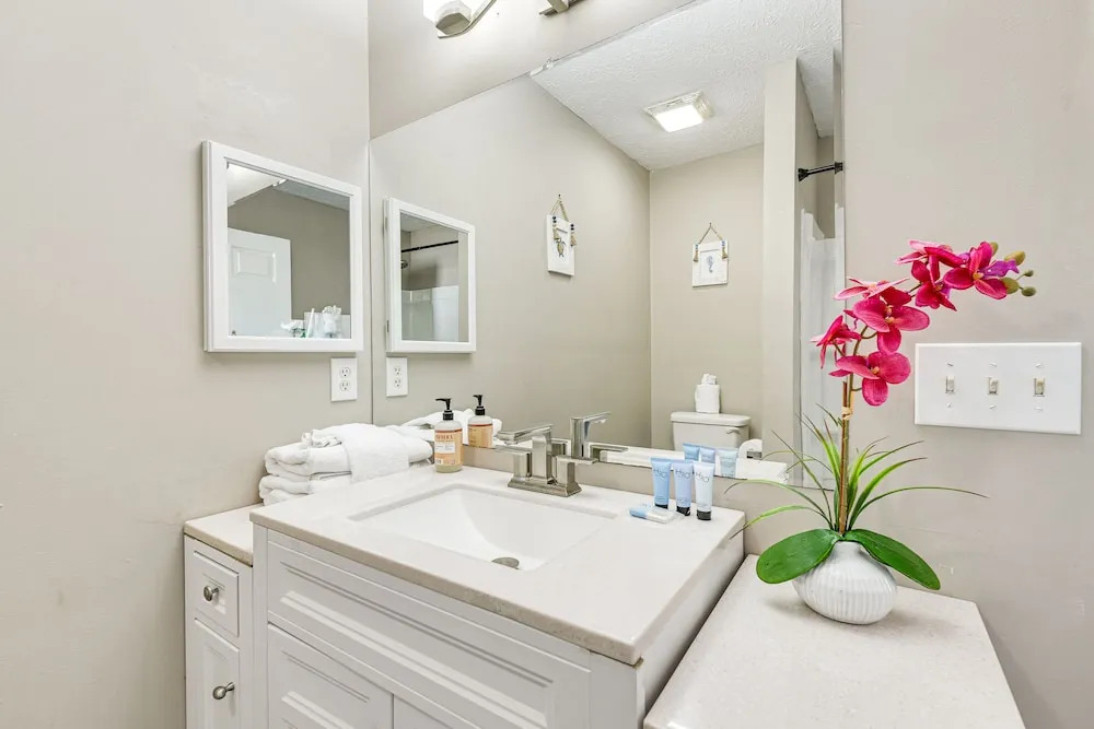 Charming PCB Home ~ 1 Mi to Beach Access!