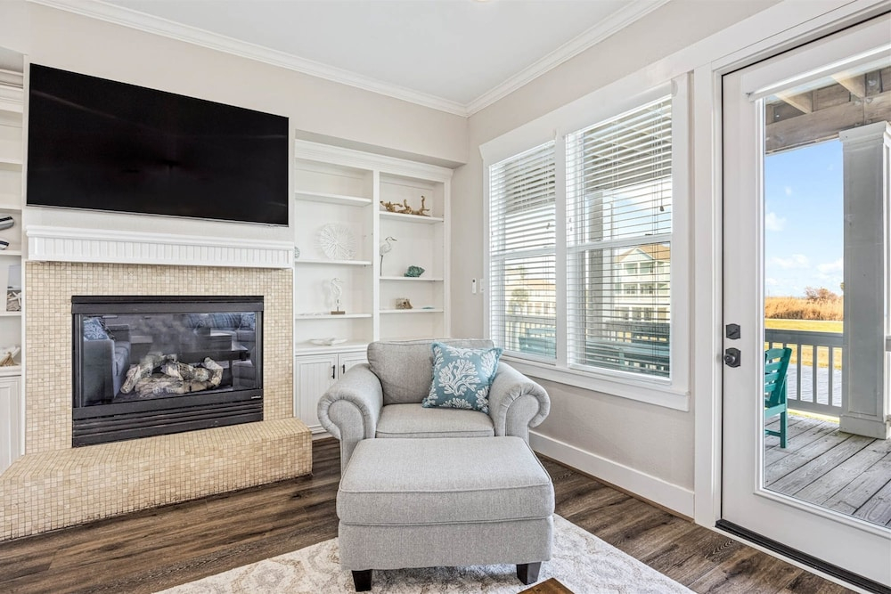 Blu Pearl 5 Bedroom Home