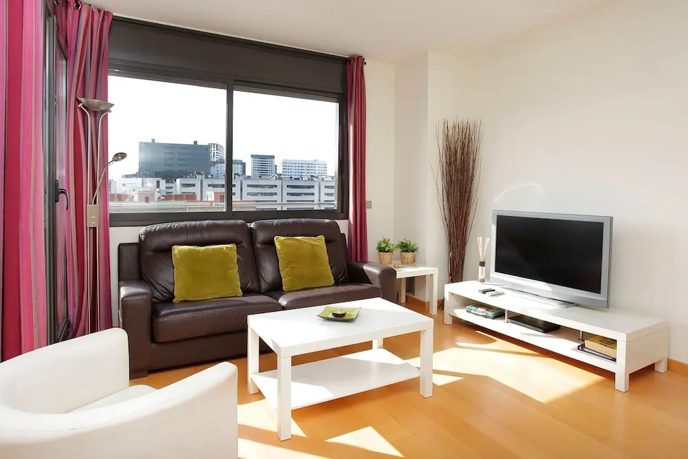 1216 - Forum Gardens Apartment