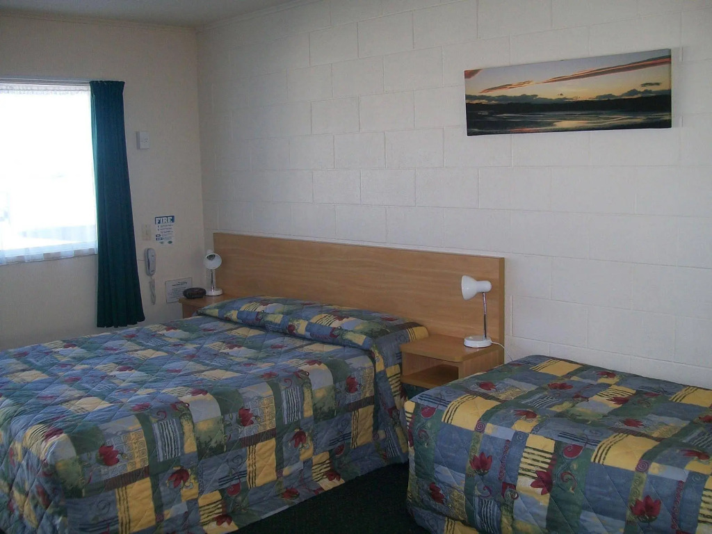 Cedar Court Motel