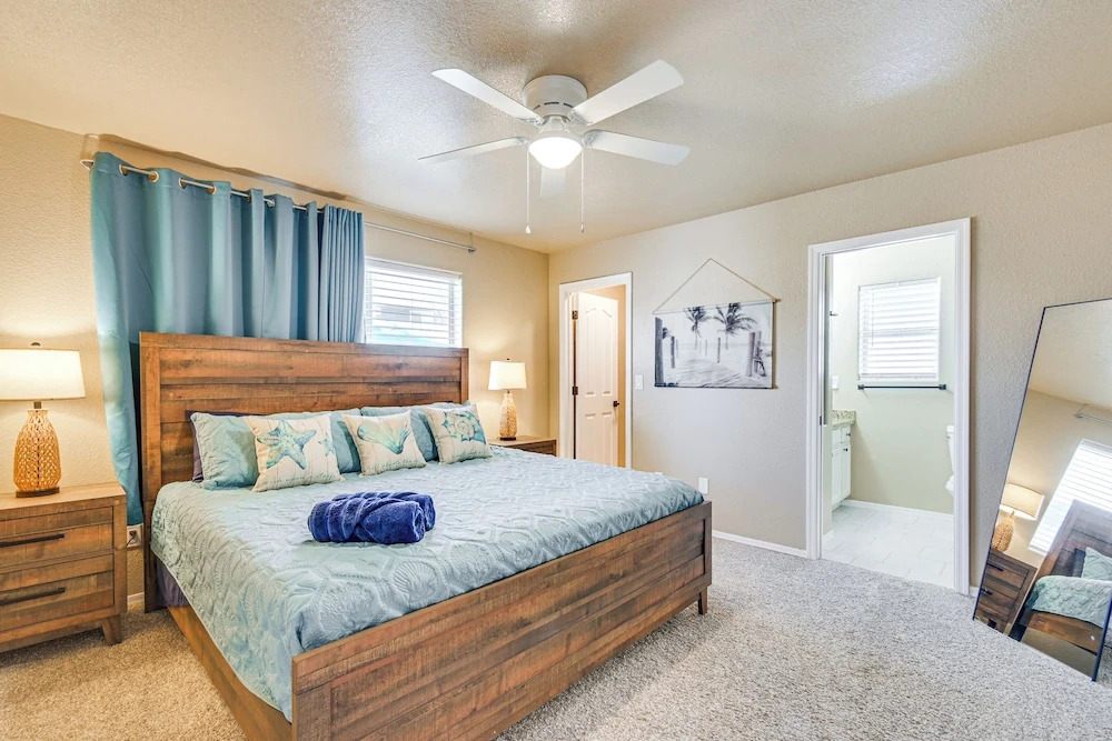 Game Room + Fire Pit : Lake Havasu Retreat!
