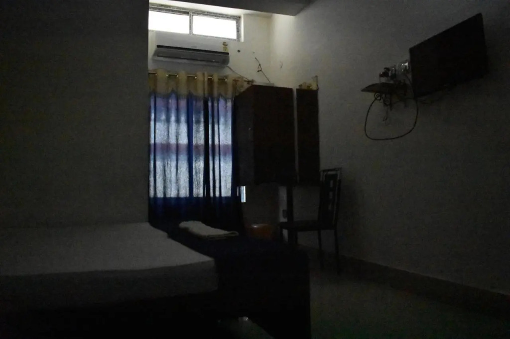 Hotel Indira Lodge