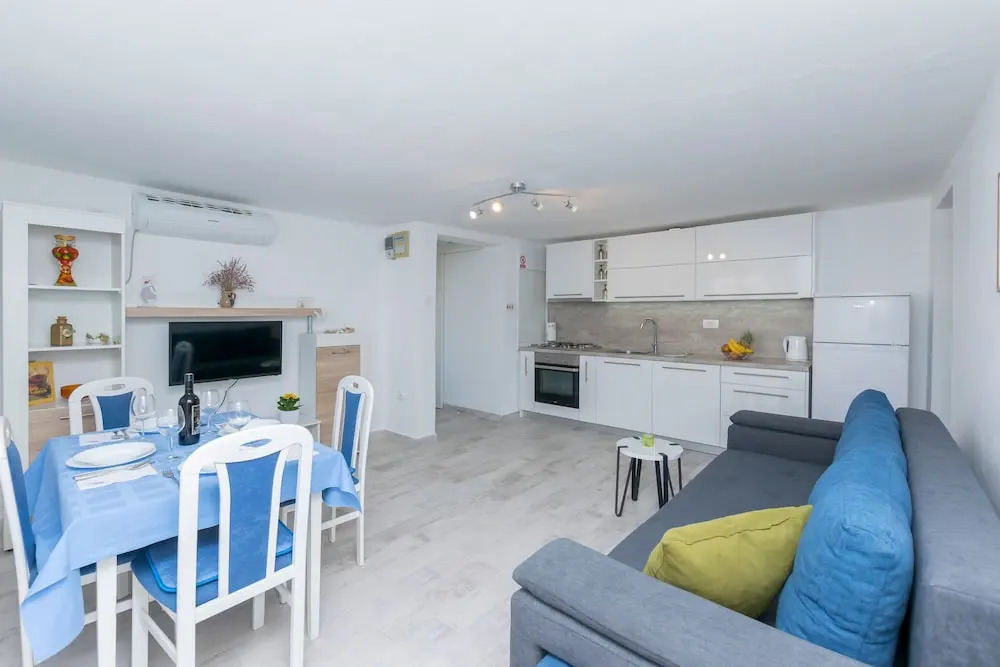 Apartment Island Dream