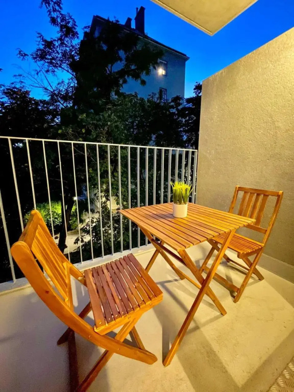 MUZETA11 - Modern Town Apartment with Balcony