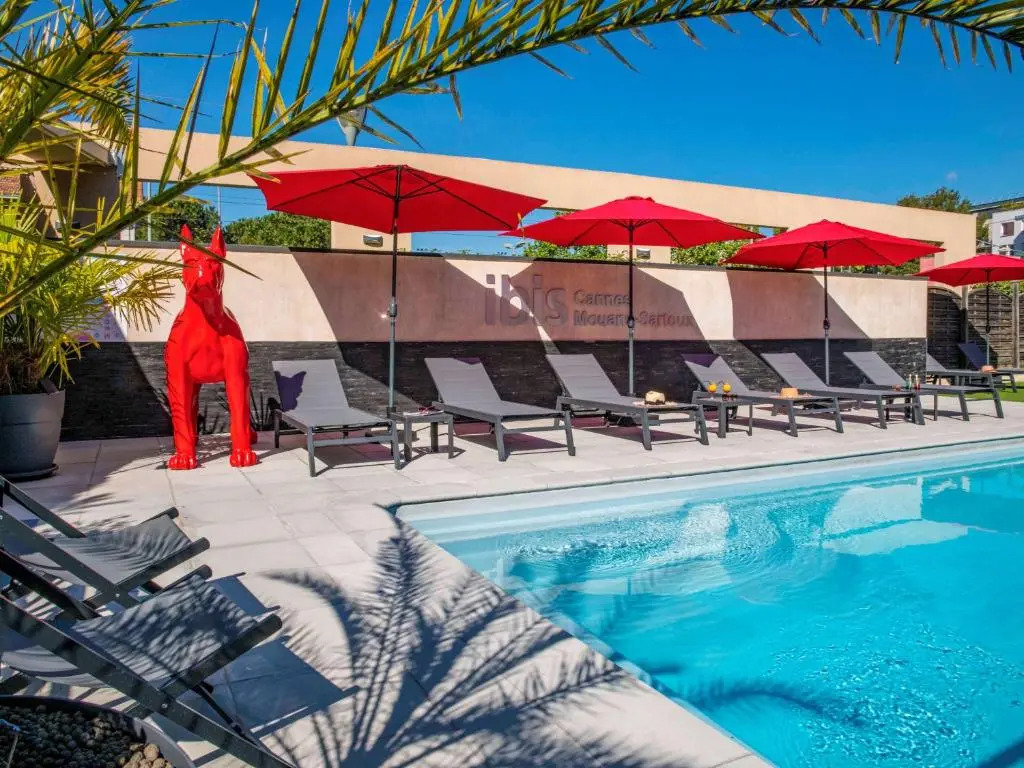 IBIS Cannes Mouans Sartoux Piscine parking gratuit