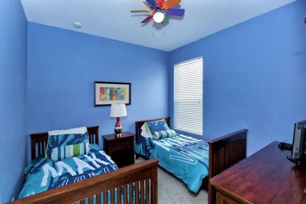 Deluxe Spacious Resort Home Close to Disney