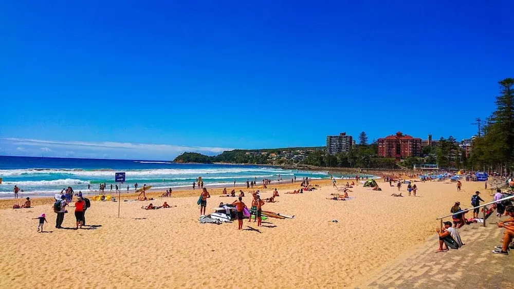 Chic Apartment With Sun Lounge Near Manly Beach