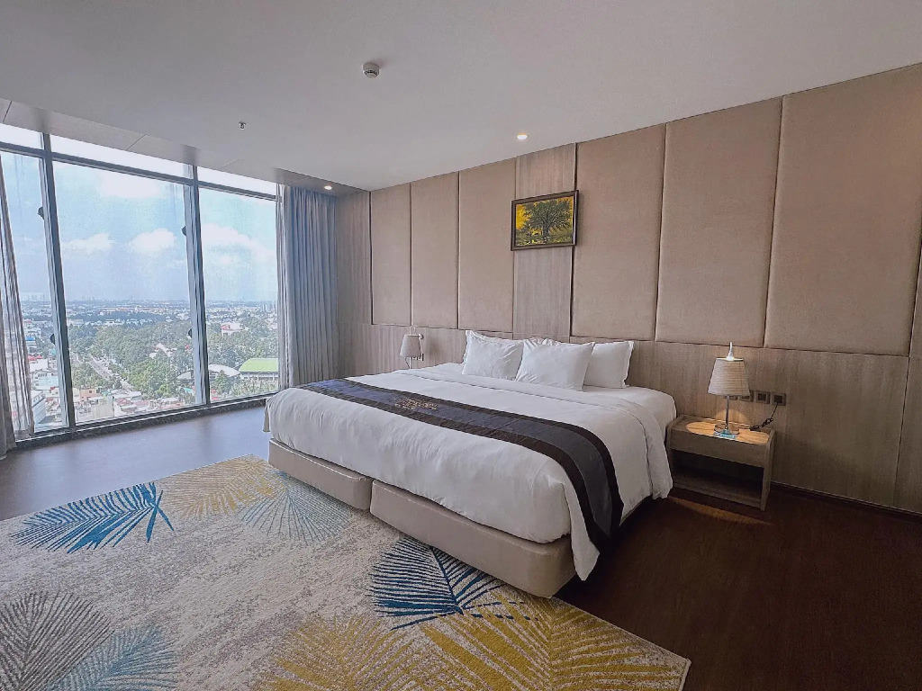 The Mira Central Park Hotel