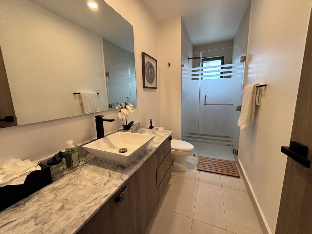 Private Hot Tub - 5BR in Nueva Escondida